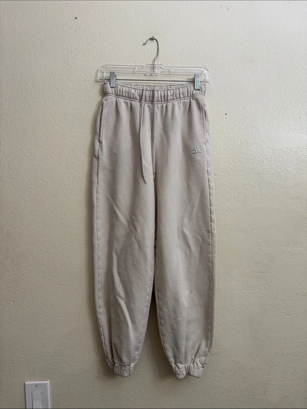 ALO Accolade Sweatpant Drawstring ivory size xs